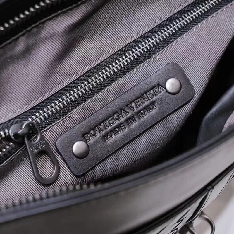 All categories 💚 Top version men’s bags 💚 BV 2024 new BV crossbody bag